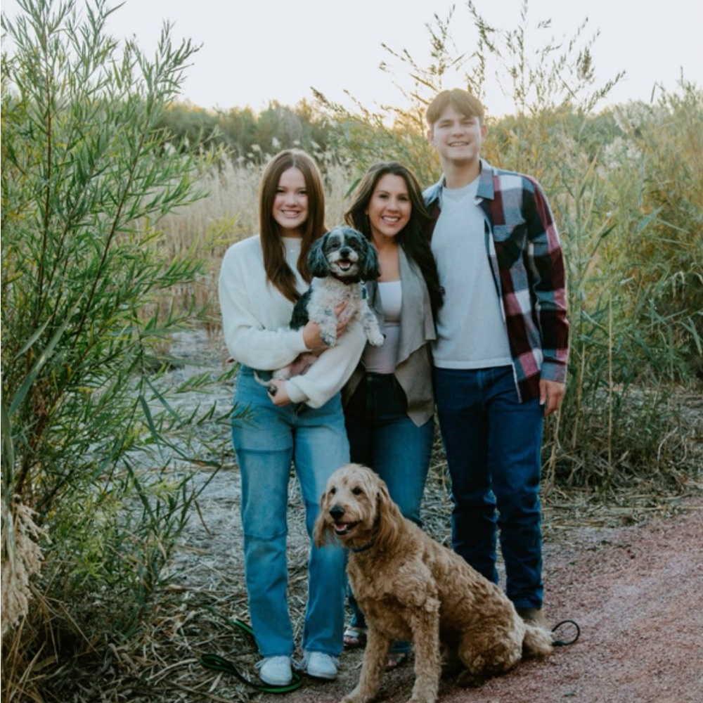 Meet your Posher, Nancy and Cami